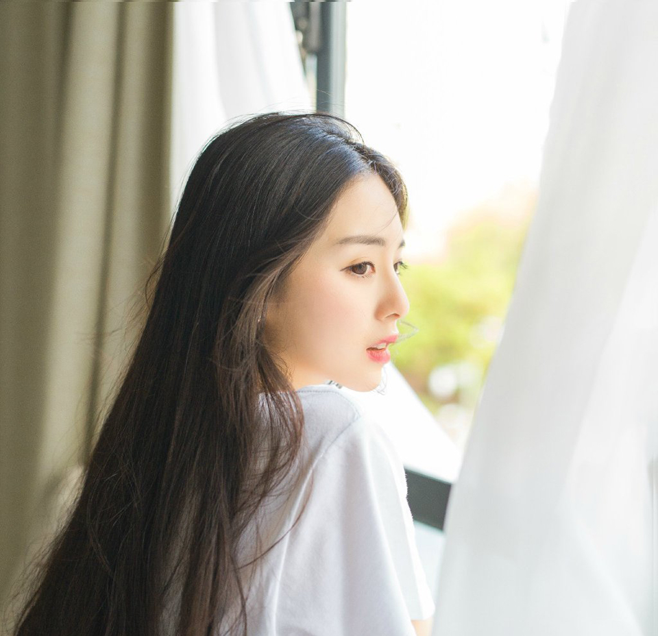 人类并不靠天神教导，人的本性里有灵性良心。在灵性良心的指引下，人人都有高于物质的要求。